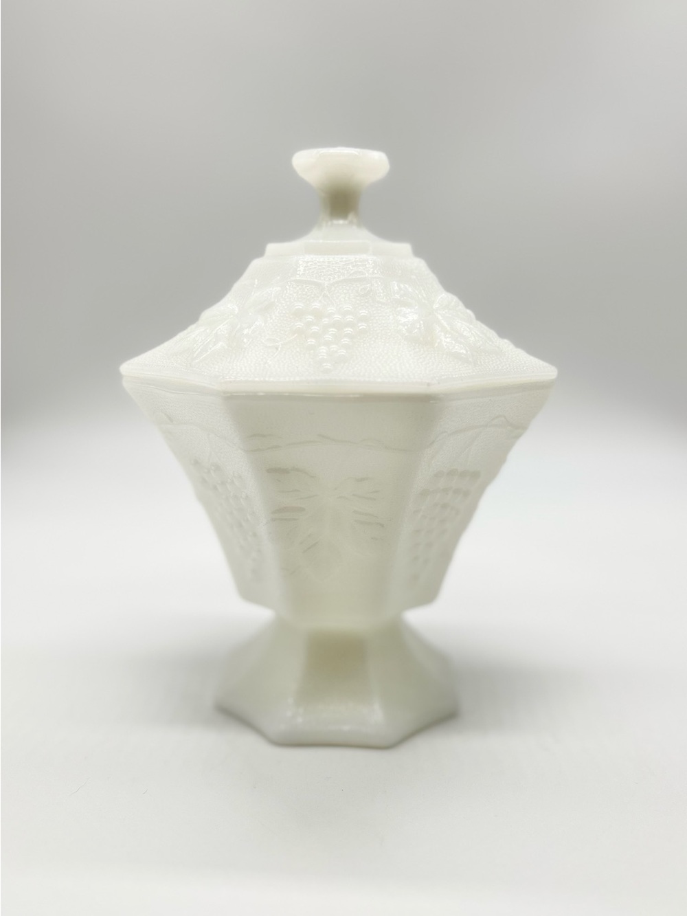 Vintage Anchor Hocking Milk Glass Harvest Grape Candy Dish with Lid - EUC